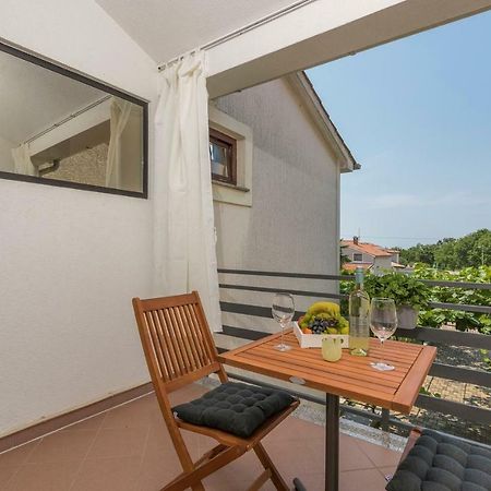 Apartment Green With Balcony Nova Vas  Luaran gambar