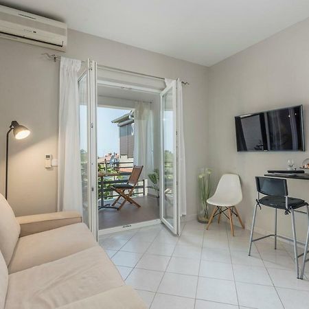 Apartment Green With Balcony Nova Vas  Luaran gambar