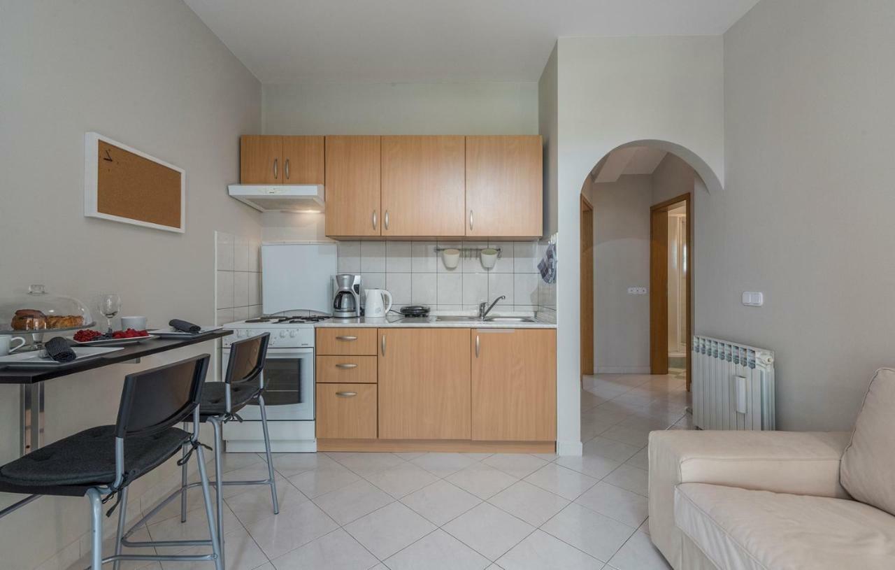 Apartment Green With Balcony Nova Vas  Luaran gambar