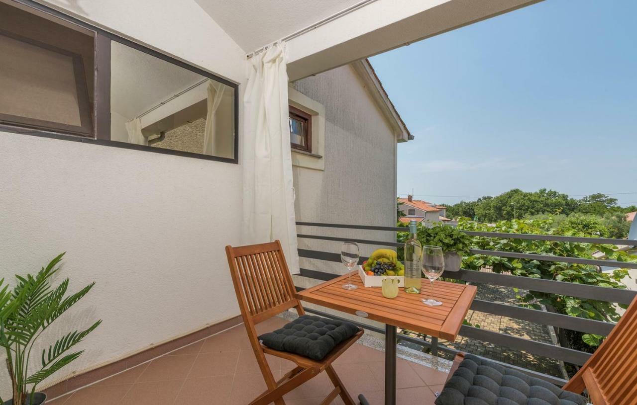 Apartment Green With Balcony Nova Vas  Luaran gambar