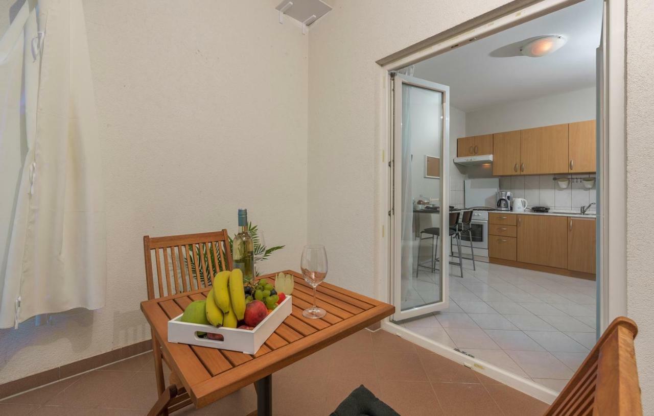 Apartment Green With Balcony Nova Vas  Luaran gambar