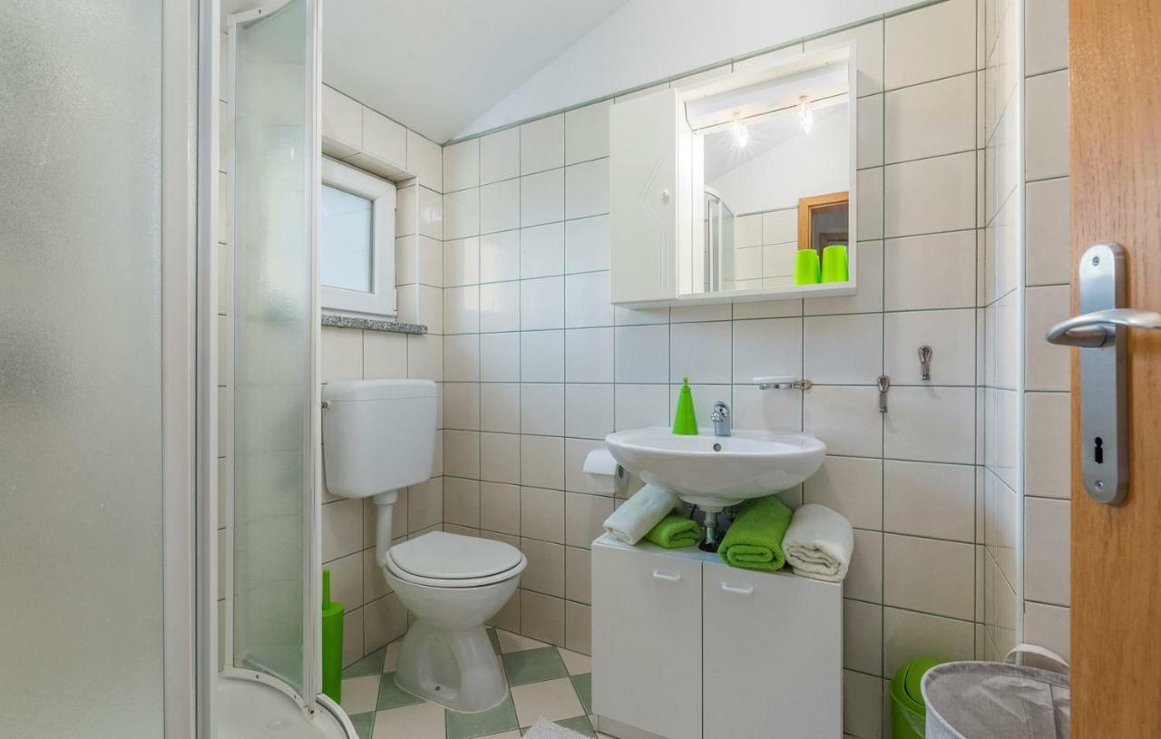 Apartment Green With Balcony Nova Vas  Luaran gambar