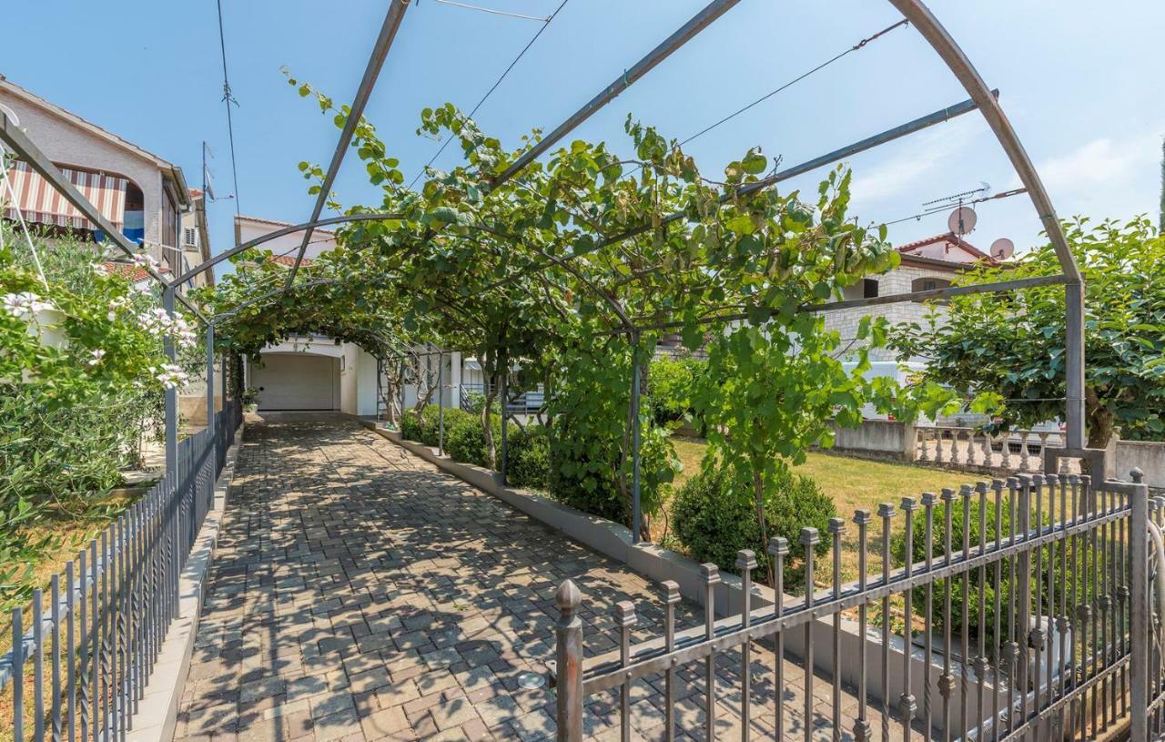 Apartment Green With Balcony Nova Vas  Luaran gambar