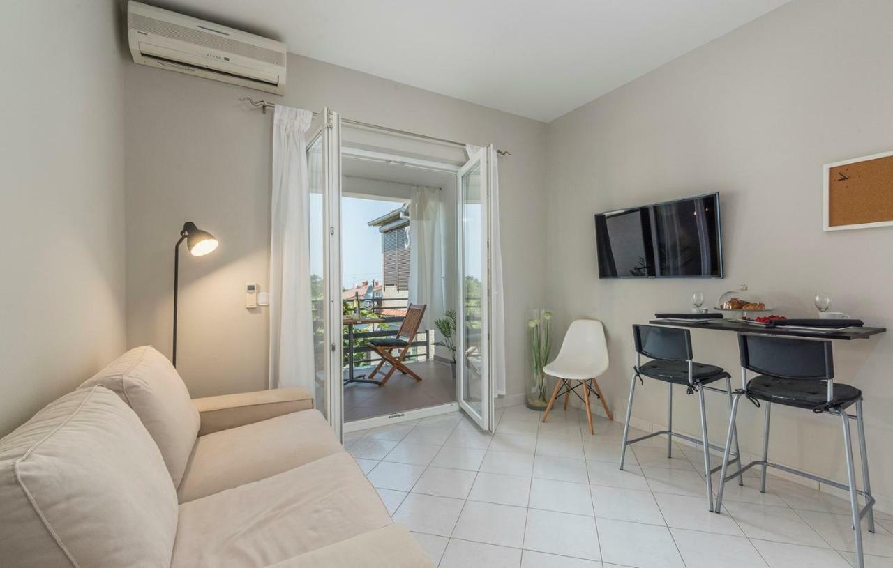 Apartment Green With Balcony Nova Vas  Luaran gambar